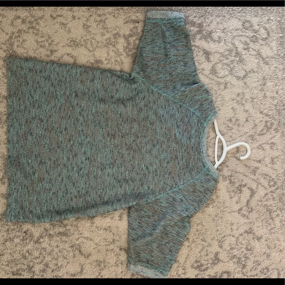 Roots Canada women’s shirt - Picture 2 of 4